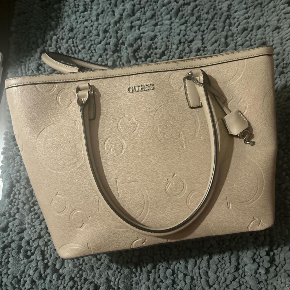 🔥🍁SALE!!!🍁🔥Guess Women's Tan Bag with pretty silver accents